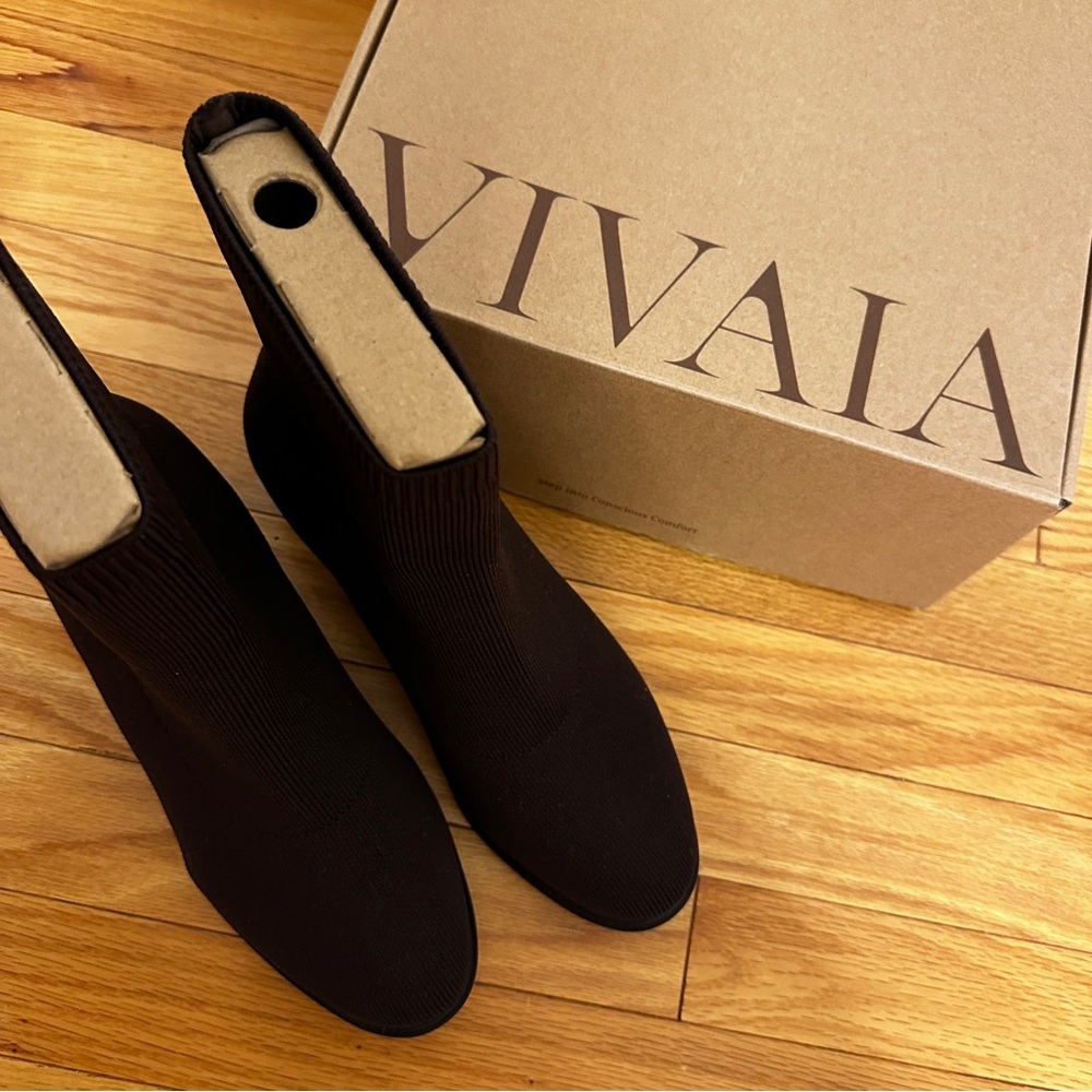 VIVAIA Almond-Toe Running Heel Boots (Amanda) SZ 8  dark chocolate brown - Picture 14 of 16